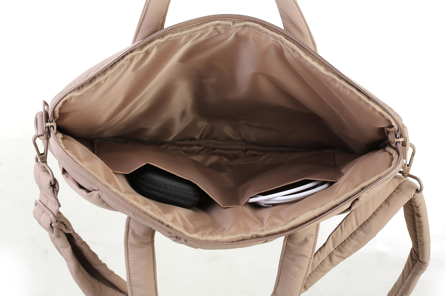 nox laptop case in latte